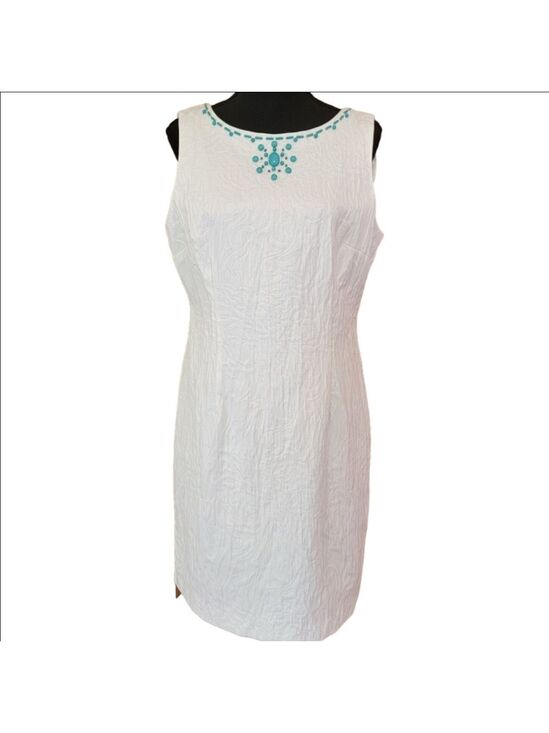 Studio I Dresses & Skirts - Studio I White Sleeveless Sheath Dress with Beading Size 14 EUC